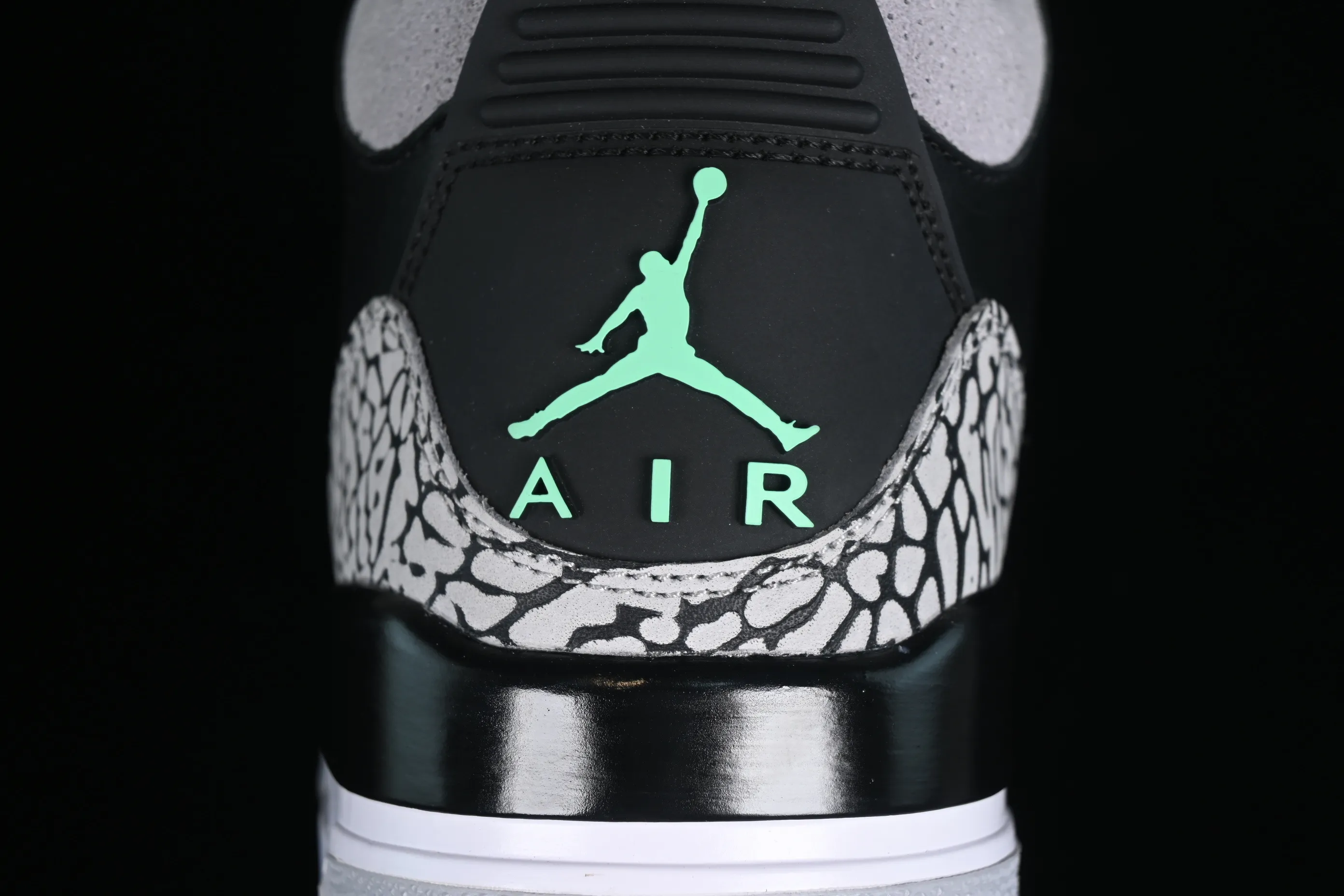 All categories Air Jordan Jordan series basketball shoes Air Jordan 3 LW version Air Jordan 3 "Green Glow" AJ3 Joe 3 black and green CT8532-031